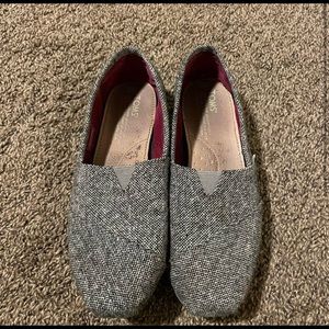 TOMS Size 7 Gray